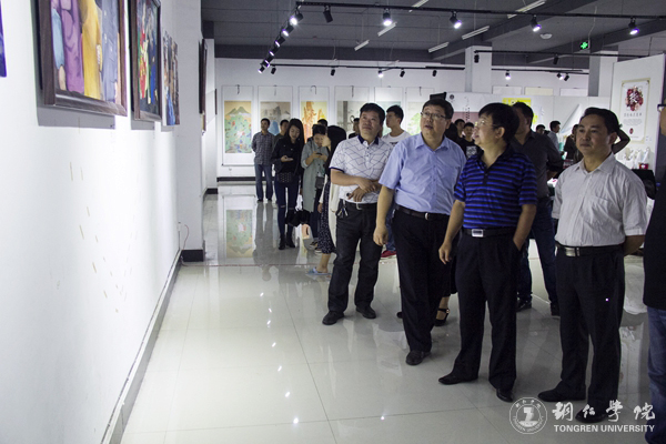 伟德官网艺术学院2017届毕业生作品展开幕