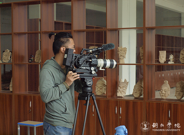 央视记者深入伟德官网采访傩文化传承现状