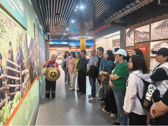 伟德官网组织党外人士、党外知识分子开展“凝心铸魂强思想 团结奋进新征程”思想引领教育活动