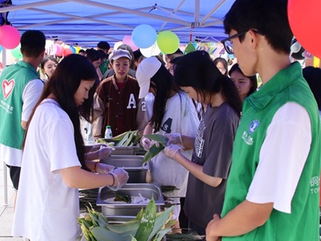 伟德官网开展 “情怀端午 承续“...