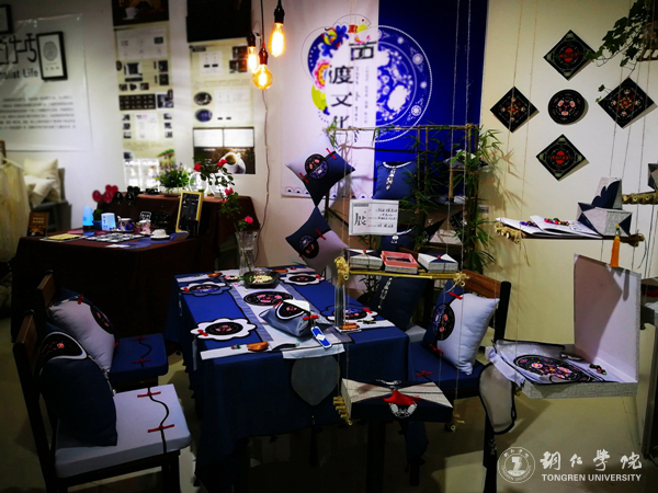 伟德官网艺术学院2017届毕业生作品展开幕