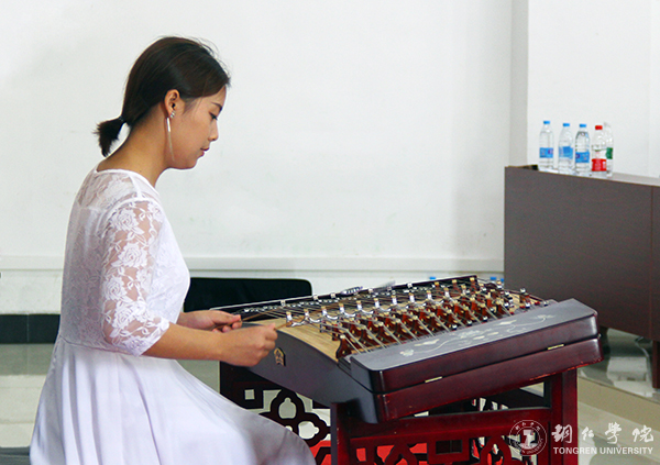 伟德官网艺术学院举办高雅艺术进校园暨教学改革音乐会