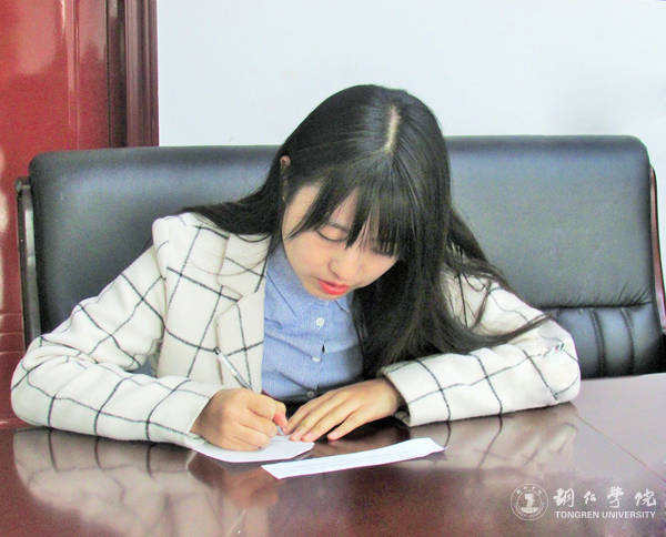 伟德官网成功举办2017年辅导员职业能力大赛