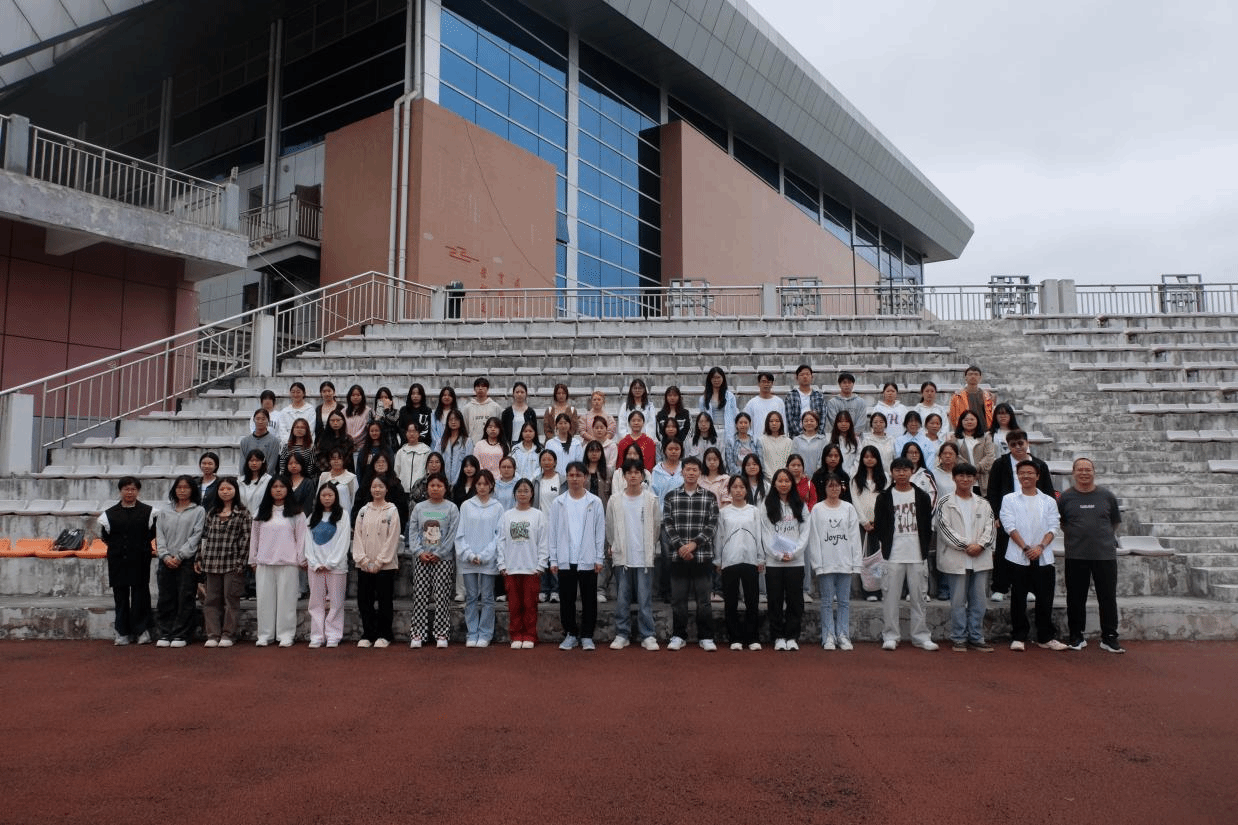 伟德官网阳光心理服务队举...