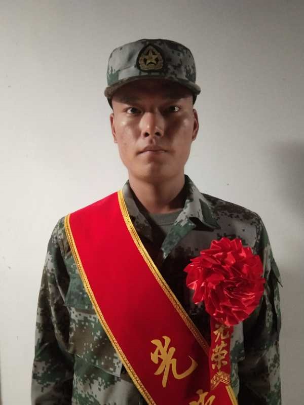 大健康学院2020年光荣入伍学子彭高福