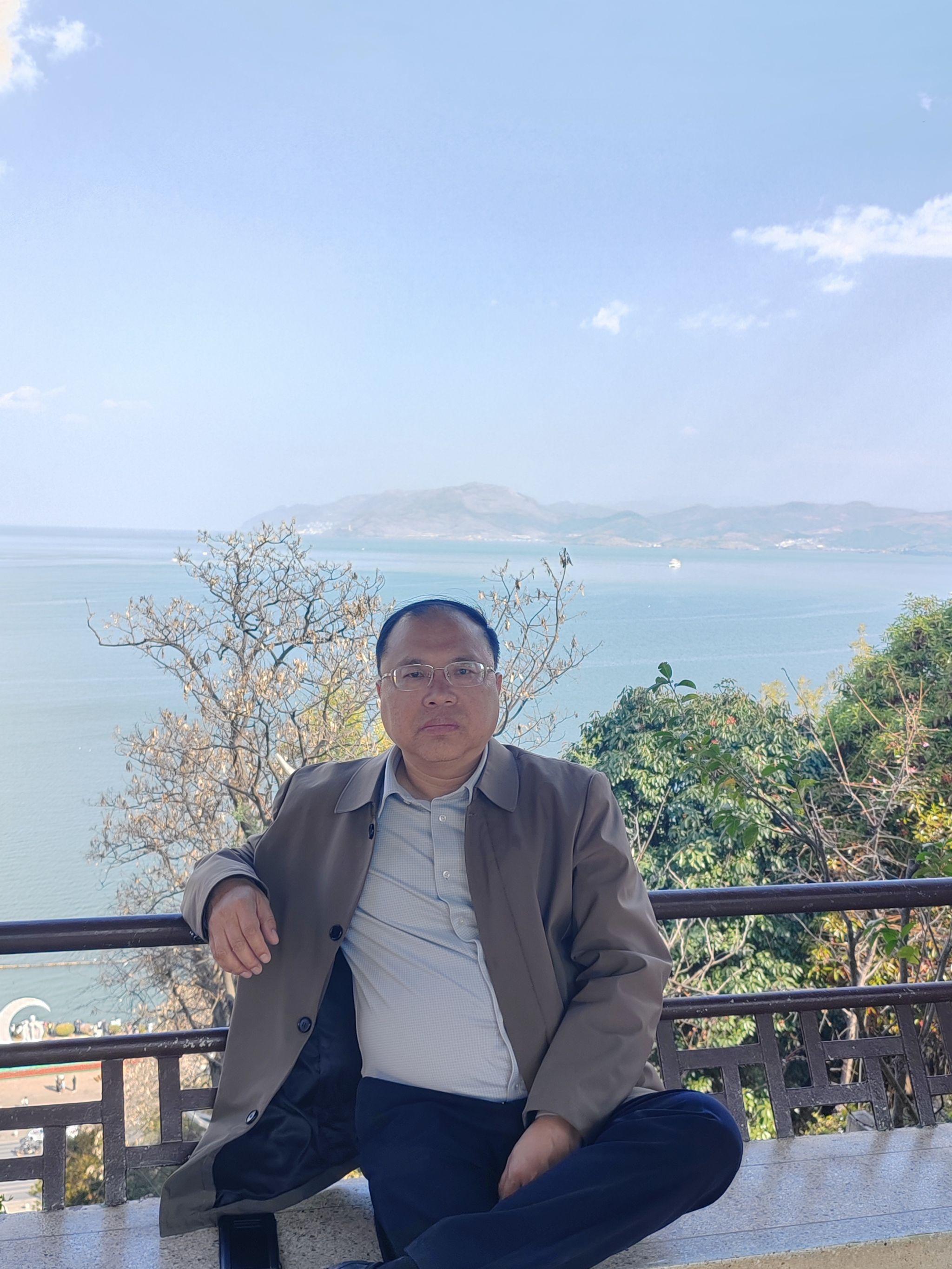 白强（教授 博士）