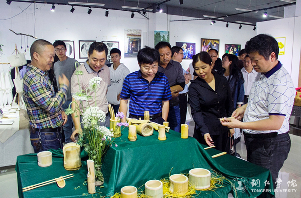 伟德官网艺术学院2017届毕业生作品展开幕