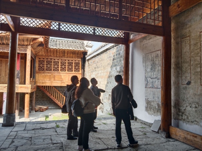 考察瓦屋乡愁馆.jpg