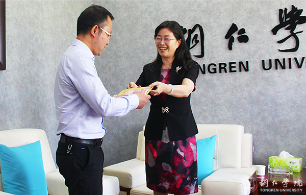 市领导来校慰问一线科技工作者石维教授