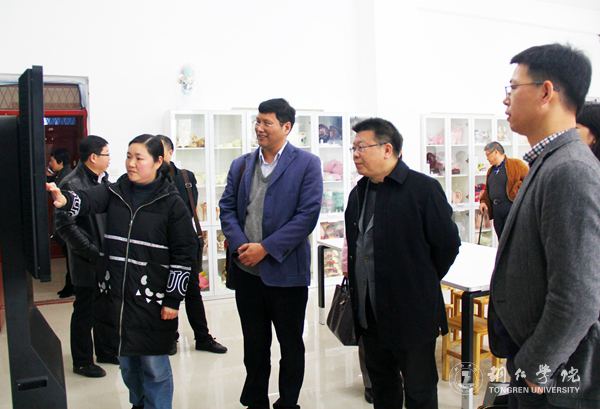 浙江树人大学党委书记章清一行来伟德官网考察交流